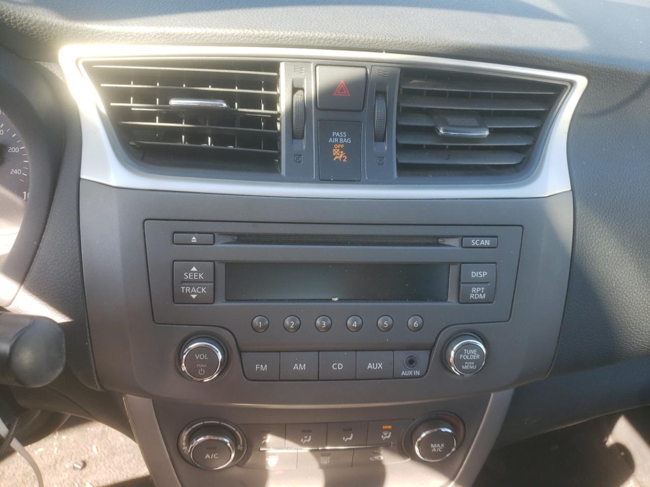 Photo 9 from auction – 2014 NISSAN SENTRA S with VIN 3N1AB7AP0EL693023