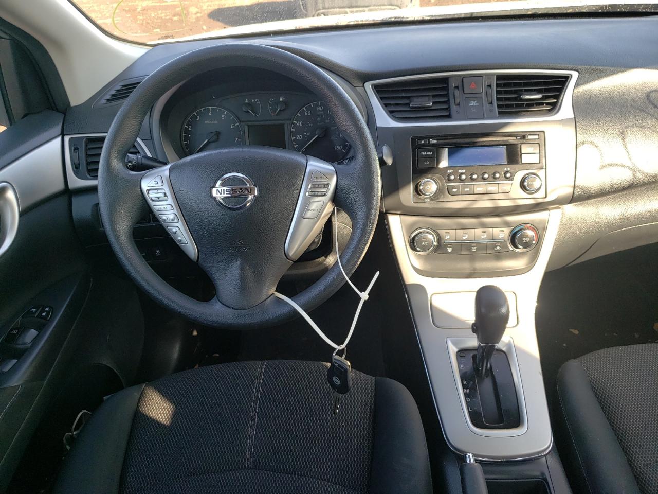 Photo 9 from auction – 2015 NISSAN SENTRA with VIN 3N1AB7AP8FY295773