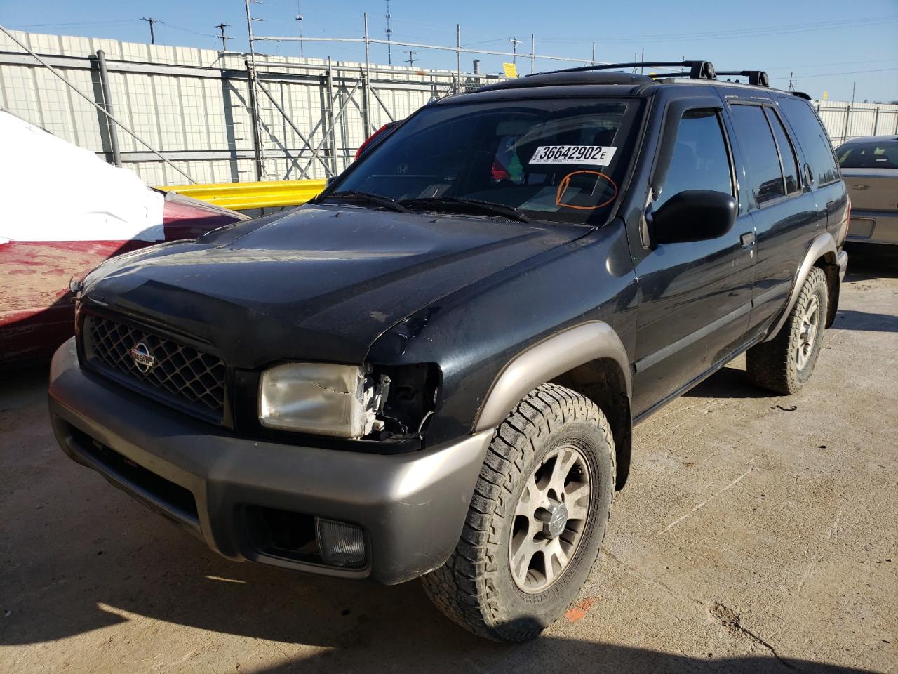 Photo 2 from auction – 2000 NISSAN PATHFINDER with VIN JN8AR07Y7YW431373
