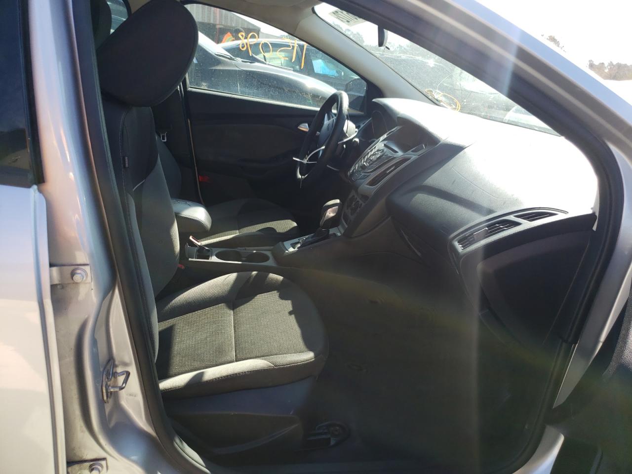 Photo 5 from auction – 2014 FORD FOCUS SE with VIN 1FADP3F23EL271797