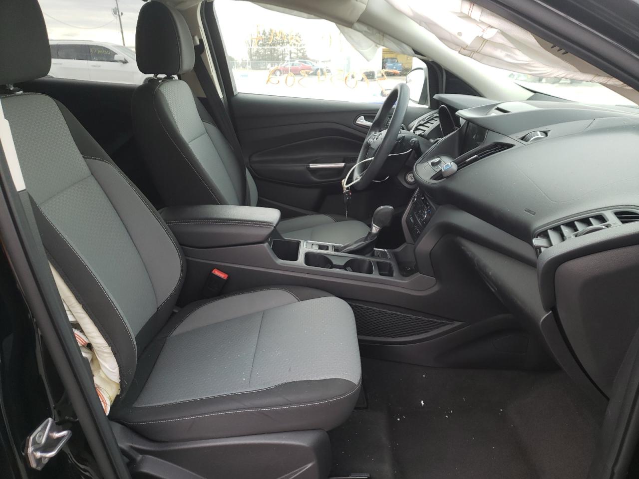 Photo 5 from auction – 2017 FORD ESCAPE SE with VIN 1FMCU9GDXHUA56266