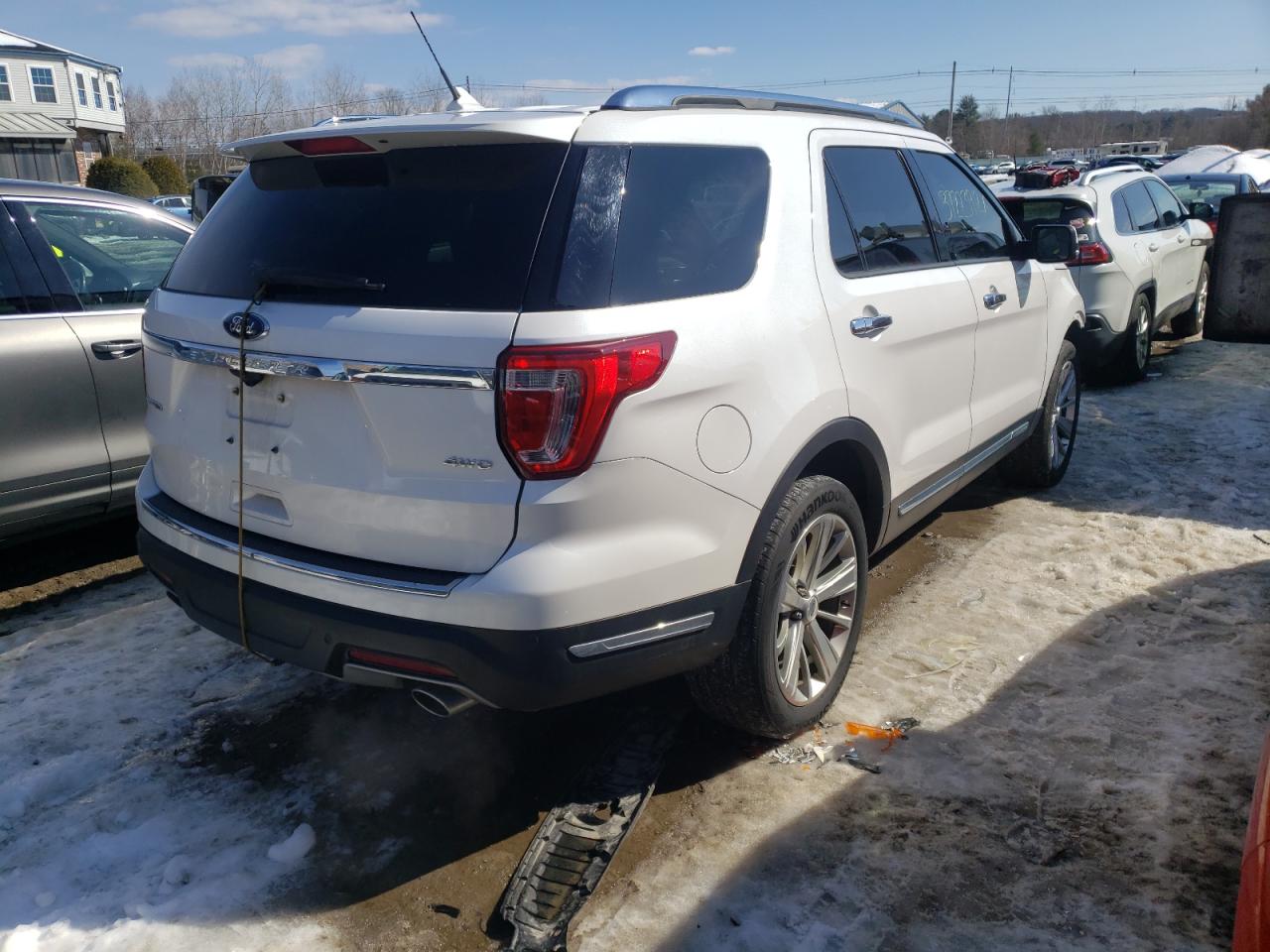 Photo 4 from auction – 2018 FORD EXPLORER L with VIN 1FM5K8F8XJGC78579