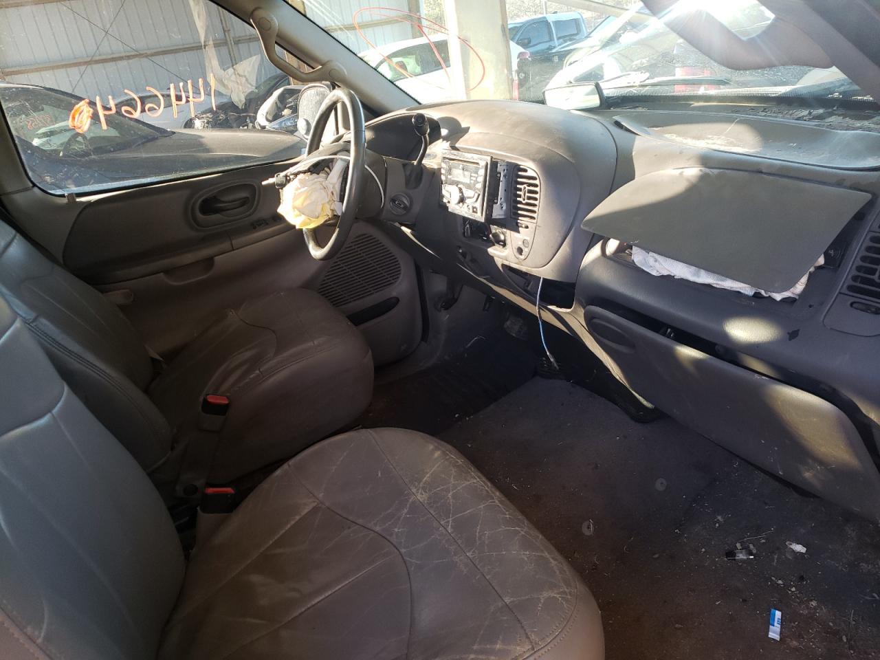 Photo 5 from auction – 2000 FORD F150 with VIN 1FTRX17L1YNA92890