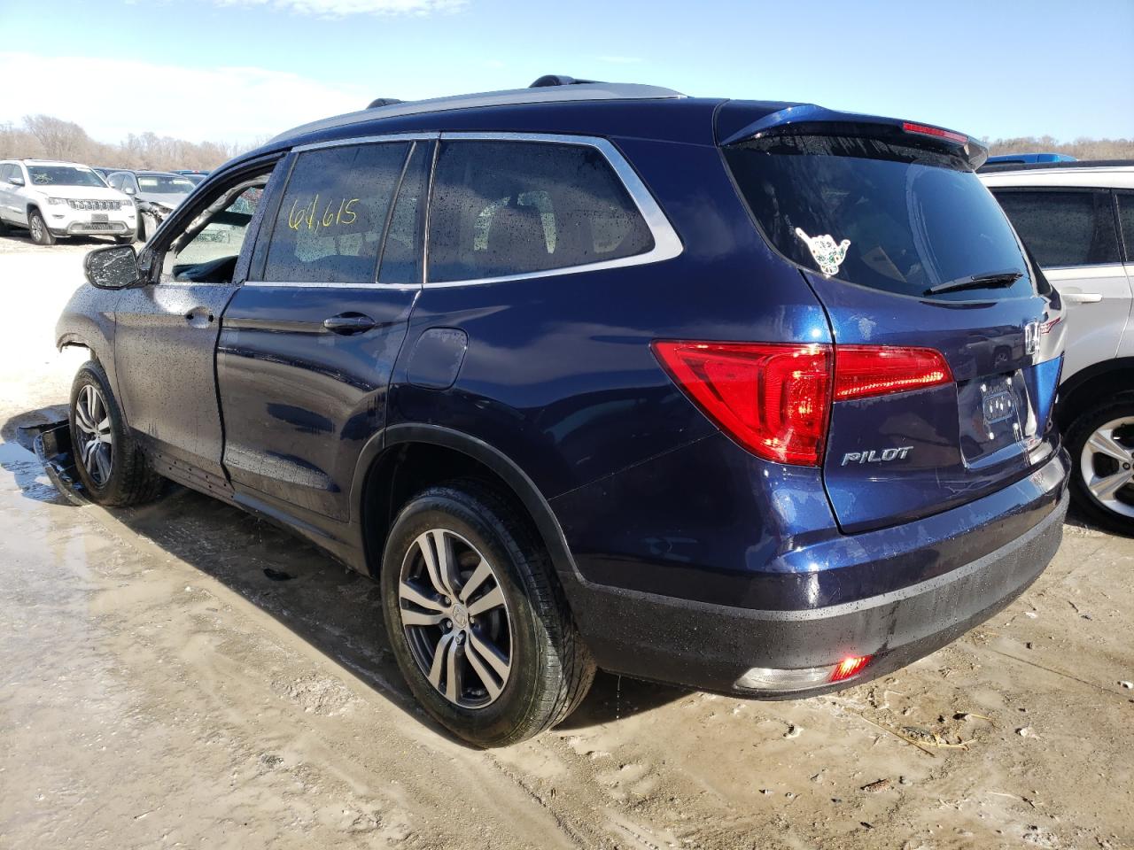 Photo 3 from auction – 2016 HONDA PILOT EXL with VIN 5FNYF6H5XGB073456
