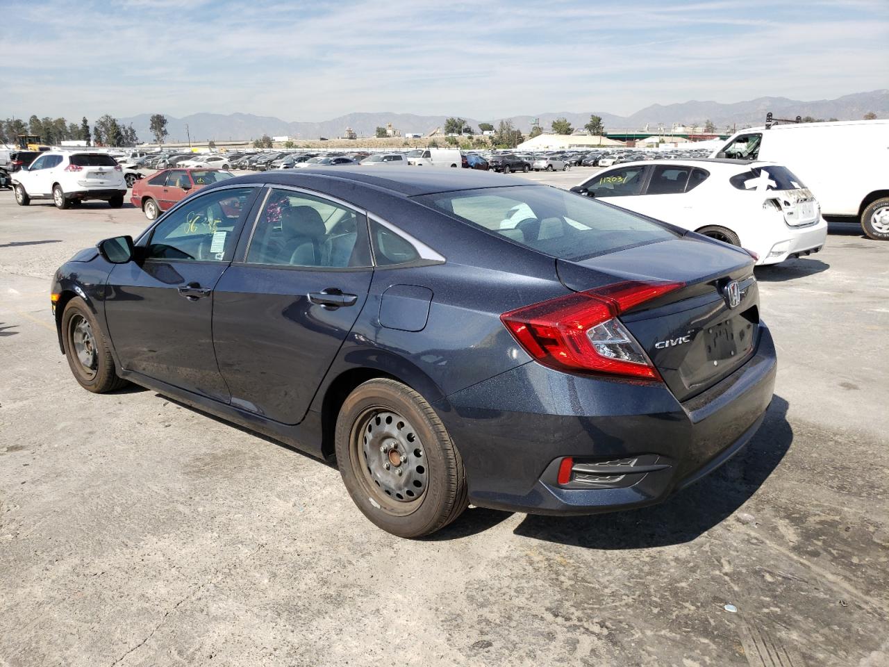 Photo 3 from auction – 2017 HONDA CIVIC LX with VIN 2HGFC2F53HH567165