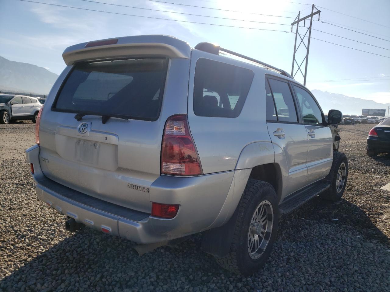 Photo 4 from auction – 2005 TOYOTA 4RUNNER SR with VIN JTEBU14R950072684