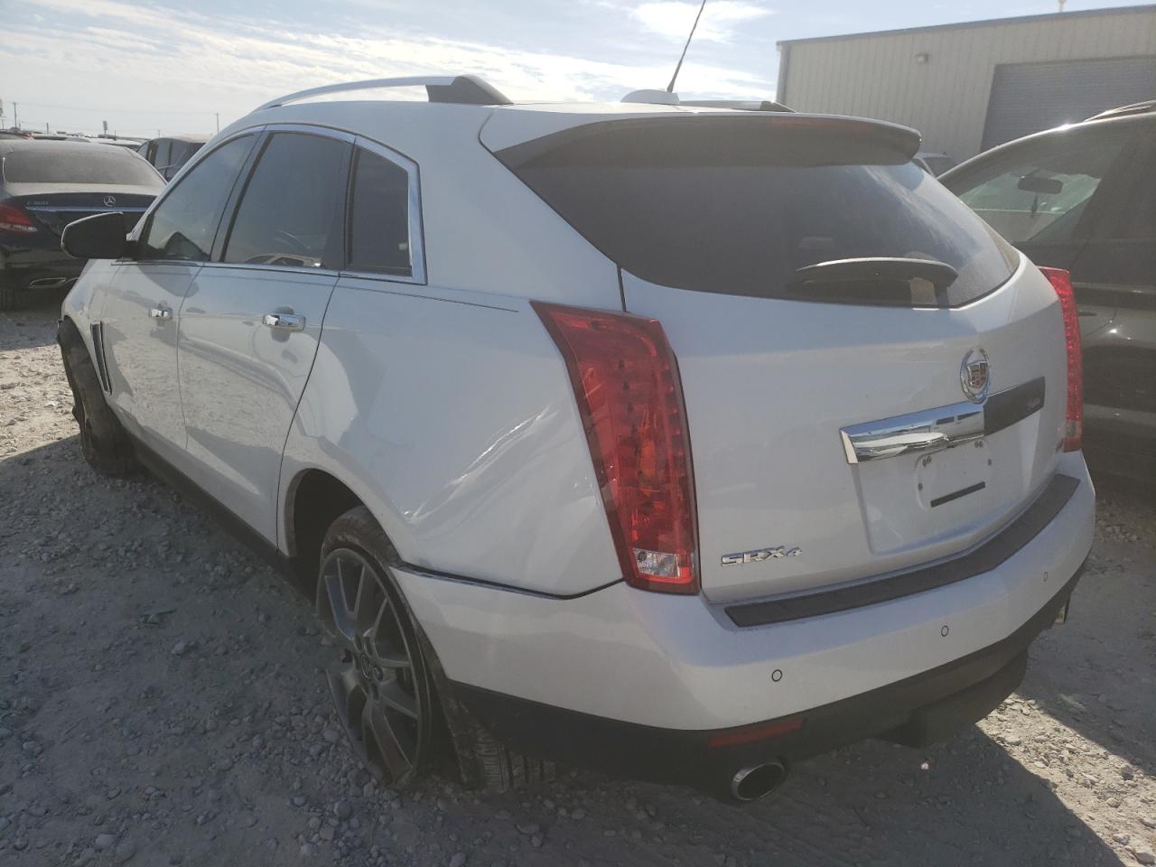 Photo 3 from auction – 2016 CADILLAC SRX PREMIU with VIN 3GYFNDE33GS529445