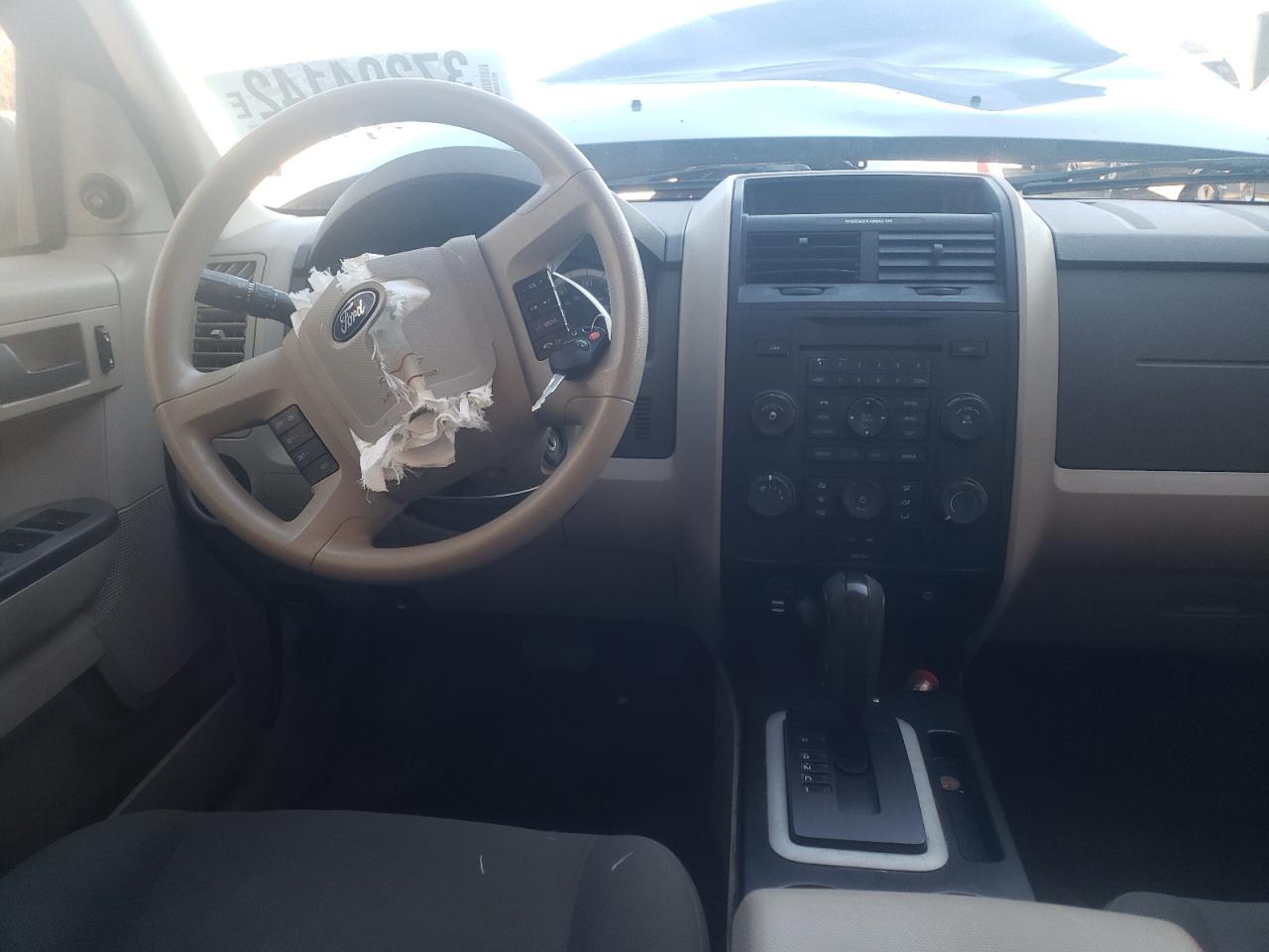 Photo 9 from auction – 2009 FORD ESCAPE XLS with VIN 1FMCU02749KB64697