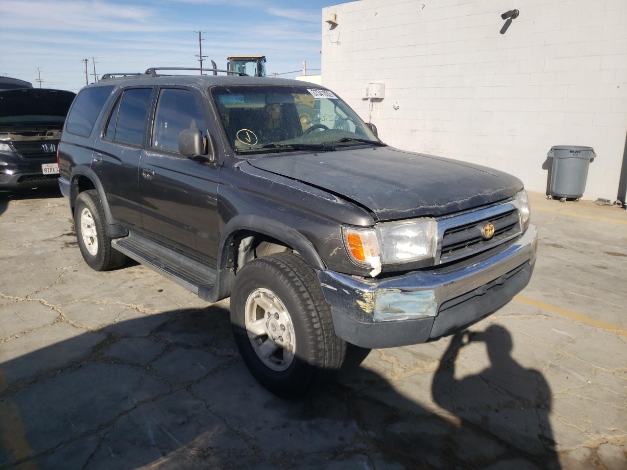 TOYOTA 4RUNNER SR 1998 with VIN JT3HN86RXW0182876 - Photo from auction