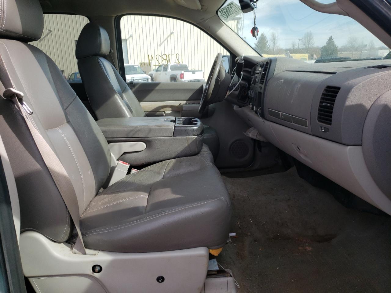 Photo 5 from auction – 2008 GMC SIERRA K15 with VIN 3GTEK133X8G301118