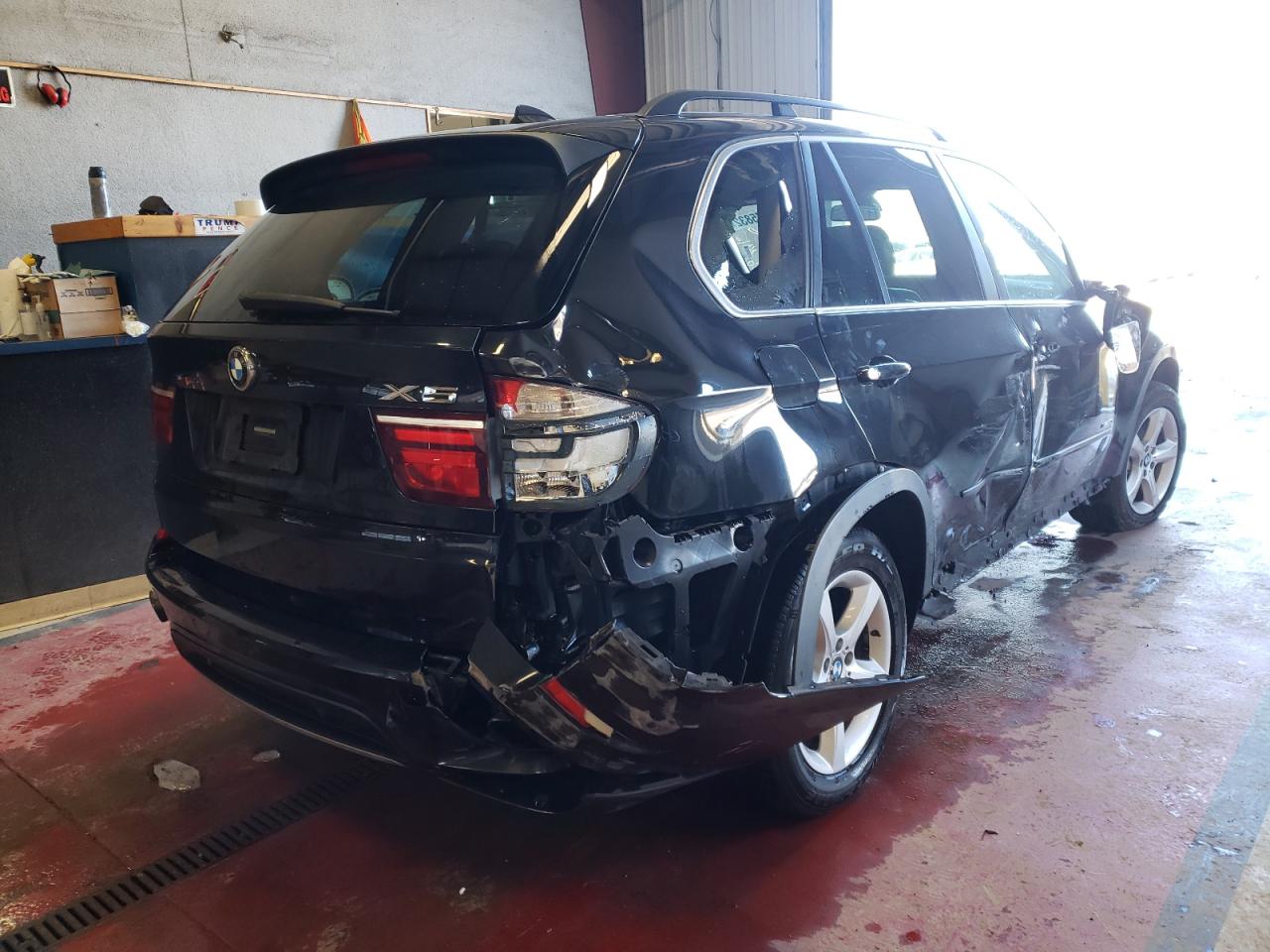 Photo 4 from auction – 2011 BMW X5 XDRIVE5 with VIN 5UXZV8C52BLL67660