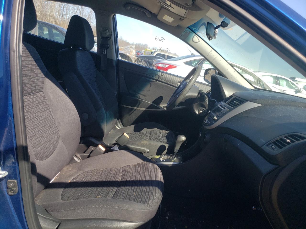 Photo 5 from auction – 2015 HYUNDAI ACCENT GS with VIN KMHCT5AE2FU213265