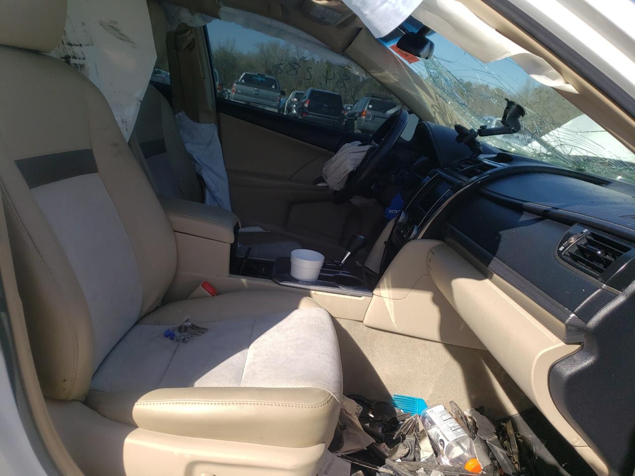 Photo 5 from auction – 2012 TOYOTA CAMRY HYBR with VIN 4T1BD1FK2CU044666
