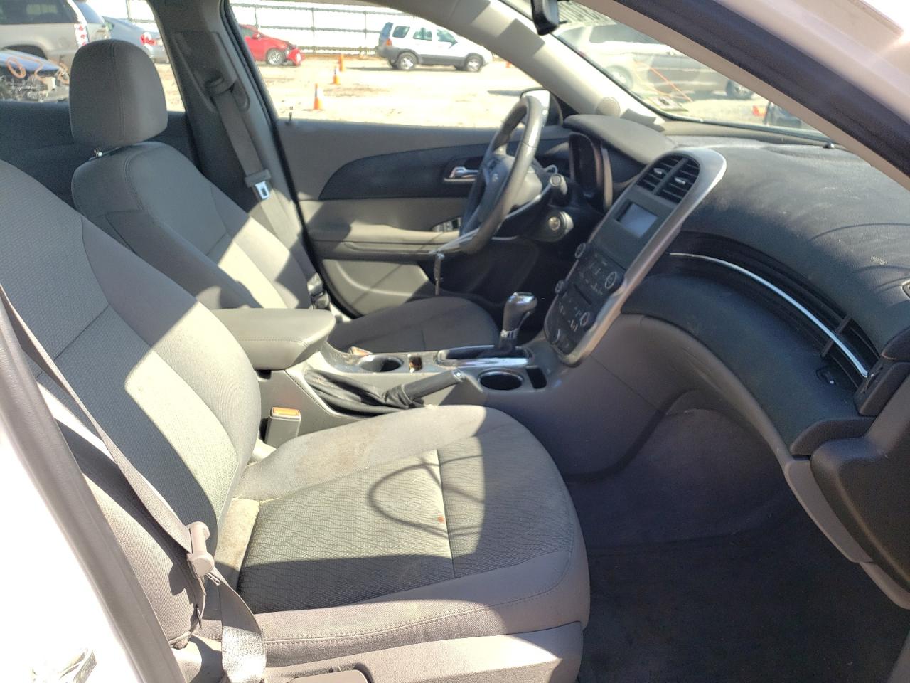 Photo 5 from auction – 2014 CHEVROLET MALIBU LS with VIN 1G11B5SL9EF247758