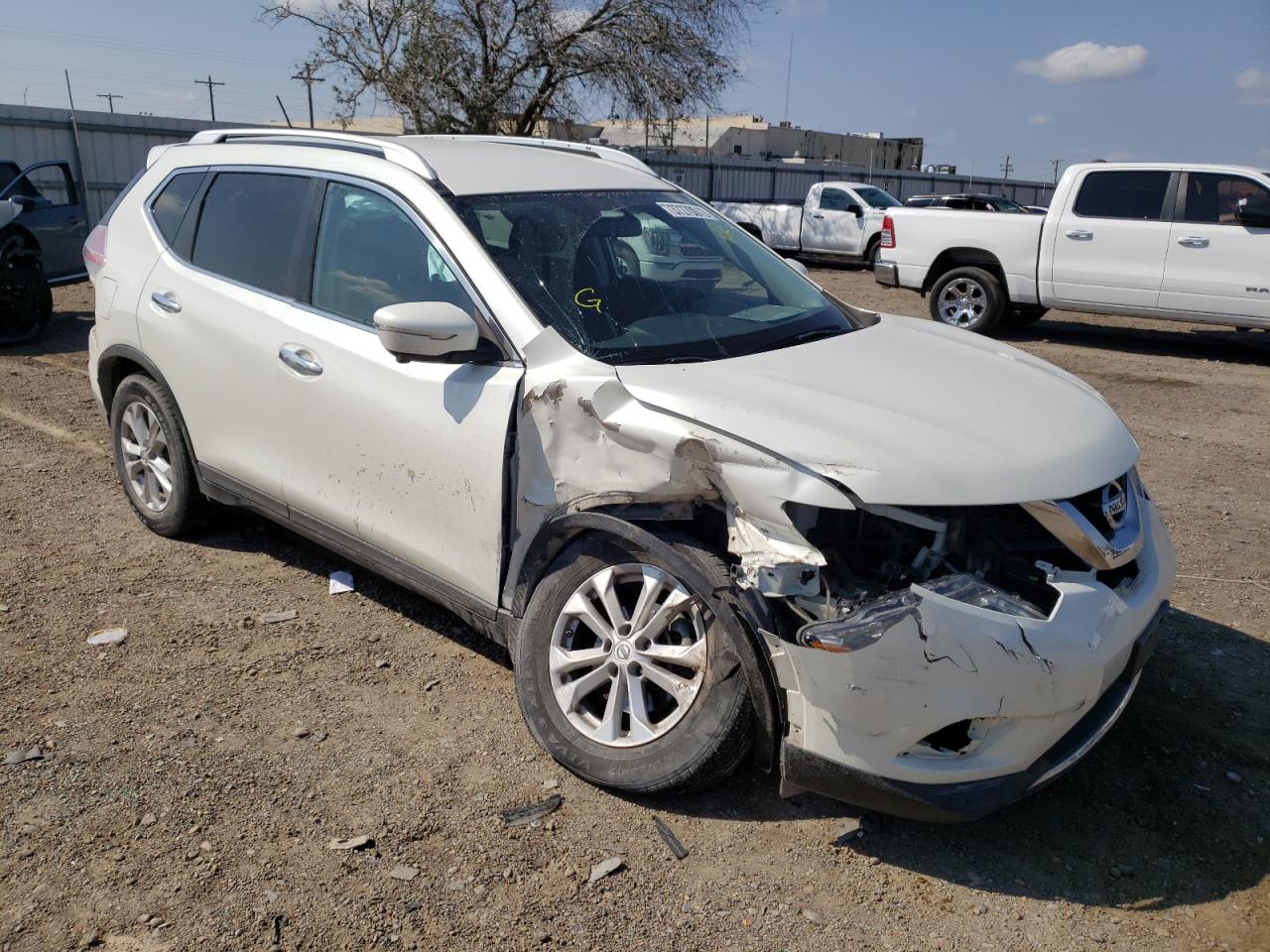 NISSAN ROGUE S 2015 with VIN KNMAT2MT4FP523050 - Photo from auction