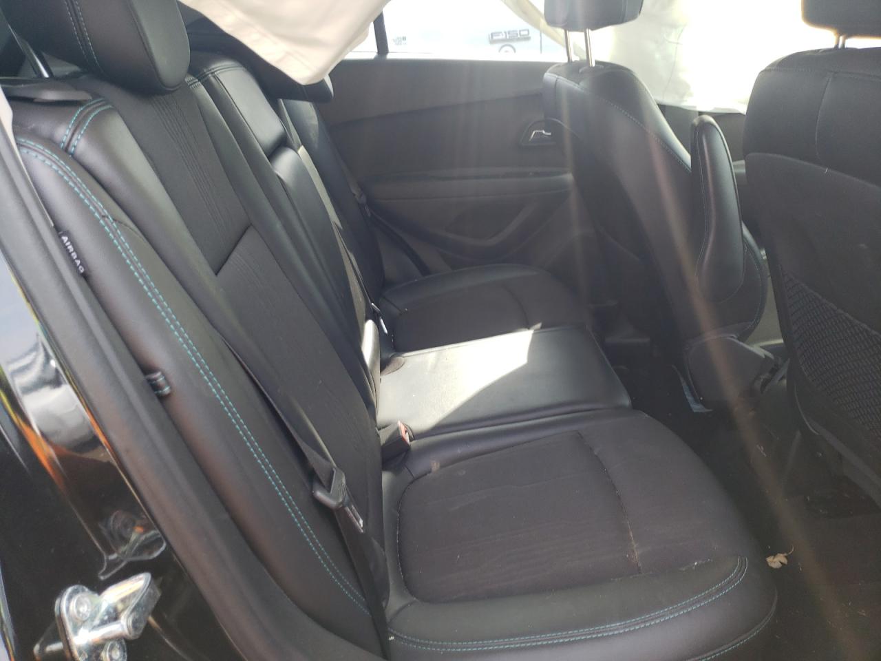 Photo 6 from auction – 2015 CHEVROLET TRAX 1LT with VIN 3GNCJLSB2FL220897
