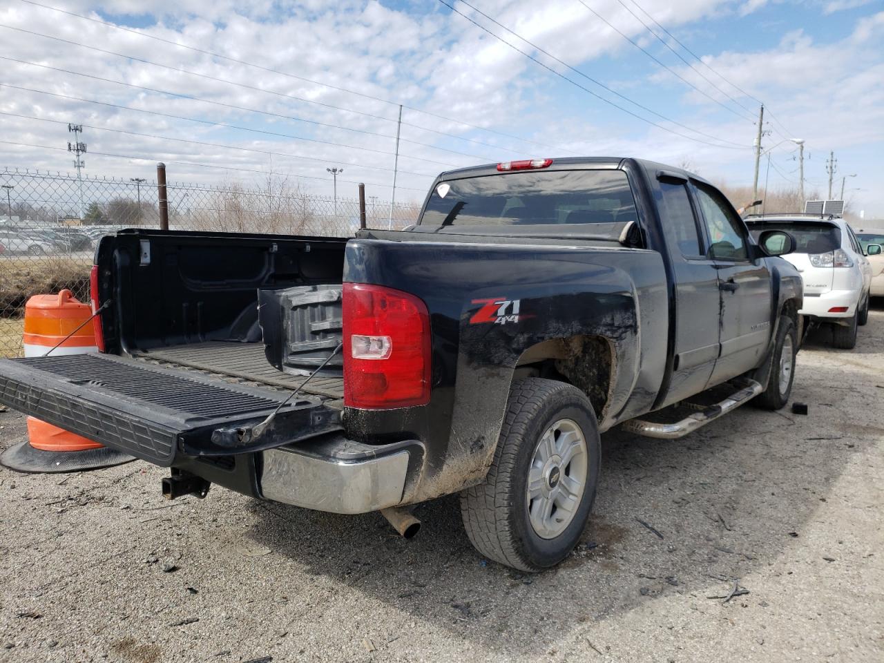 Photo 4 from auction – 2007 CHEVROLET SILVERADO with VIN 1GCEK19027E501803