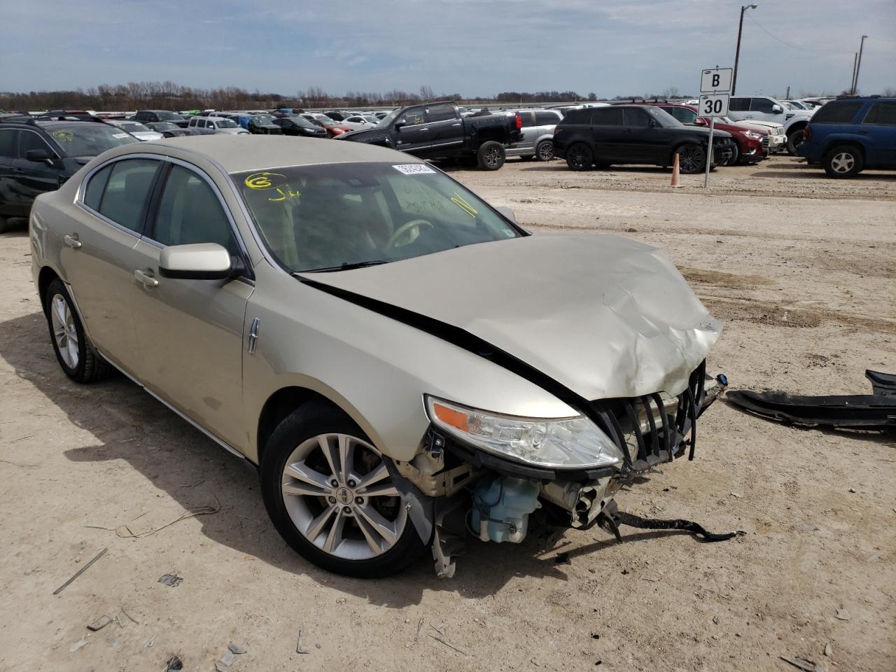 LINCOLN MKS 2011 with VIN 1LNHL9DR2BG607305 - Photo from auction