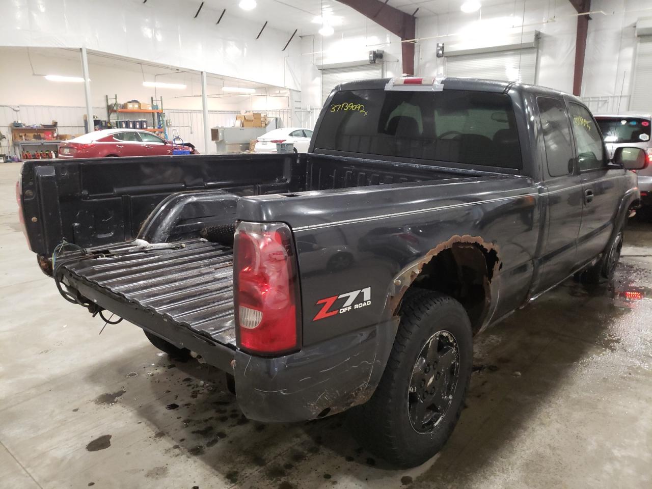 Photo 4 from auction – 2003 CHEVROLET SILVERADO with VIN 2GCEK19T331227761