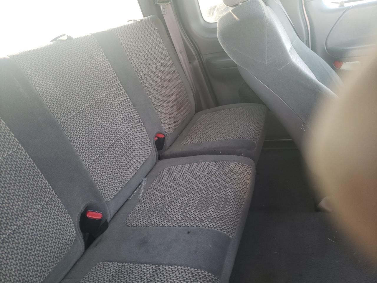Photo 6 from auction – 2002 FORD F150 with VIN 1FTRX18L02NA21699