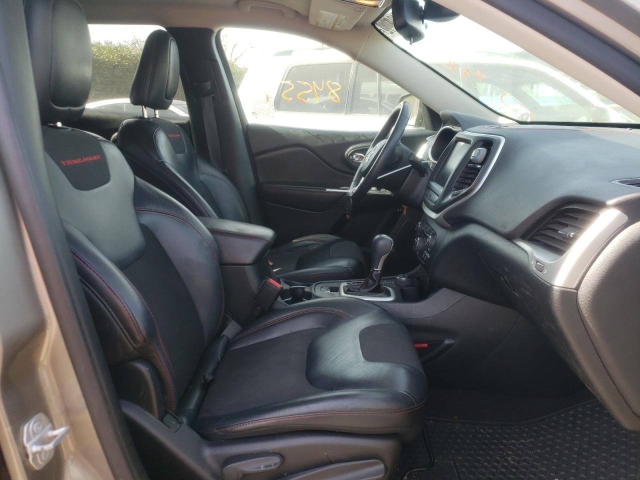 Photo 5 from auction – 2016 JEEP CHEROKEE T with VIN 1C4PJMBB0GW286540