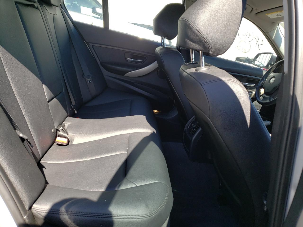 Zdjęcie 6 z aukcji – 2014 BMW 320 I z VIN WBA3B1G59ENS79101
