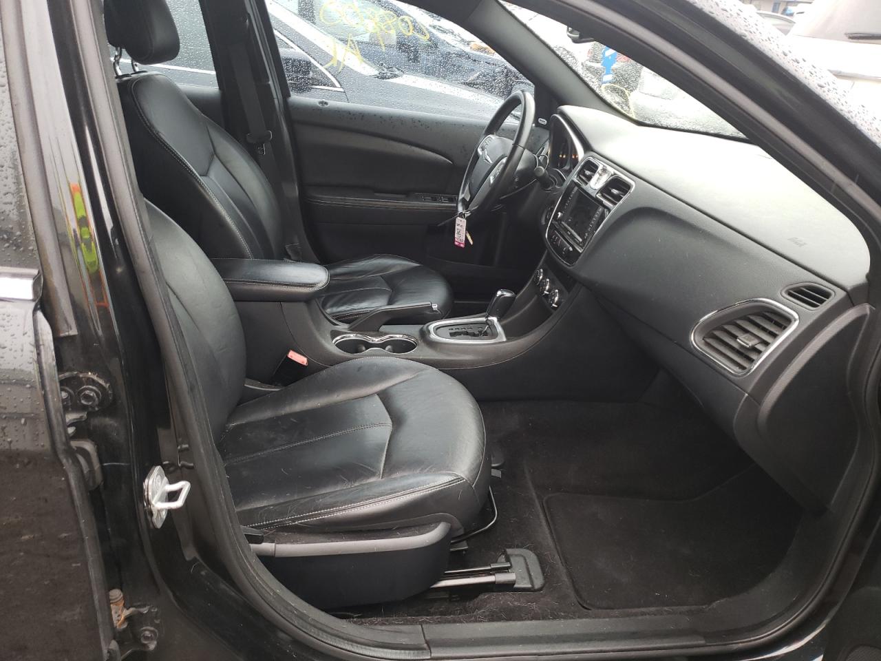 Photo 5 from auction – 2011 CHRYSLER 200 LIMITE with VIN 1C3BC2FG2BN516628
