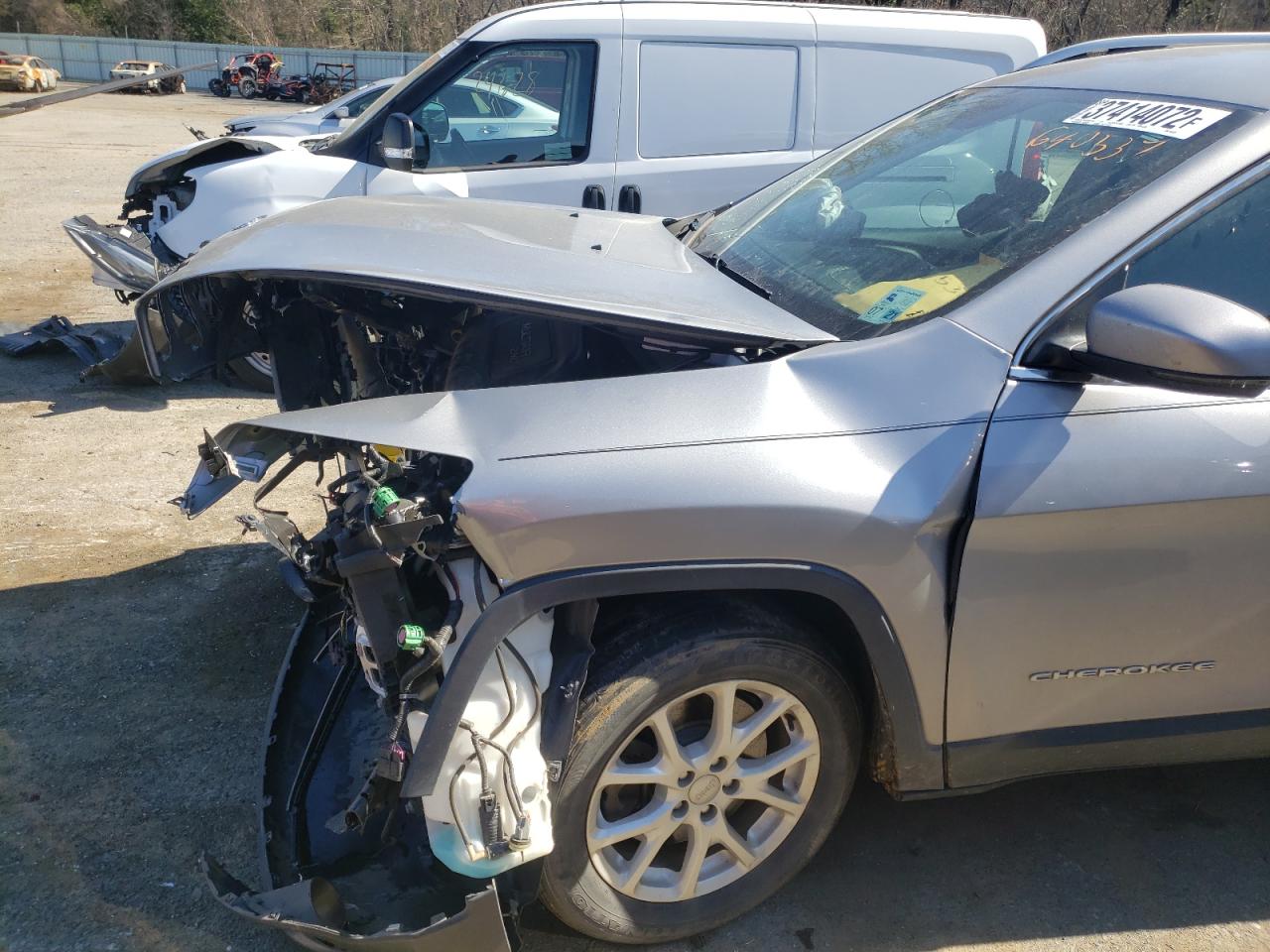 Photo 9 from auction – 2017 JEEP CHEROKEE L with VIN 1C4PJLCB4HW640537