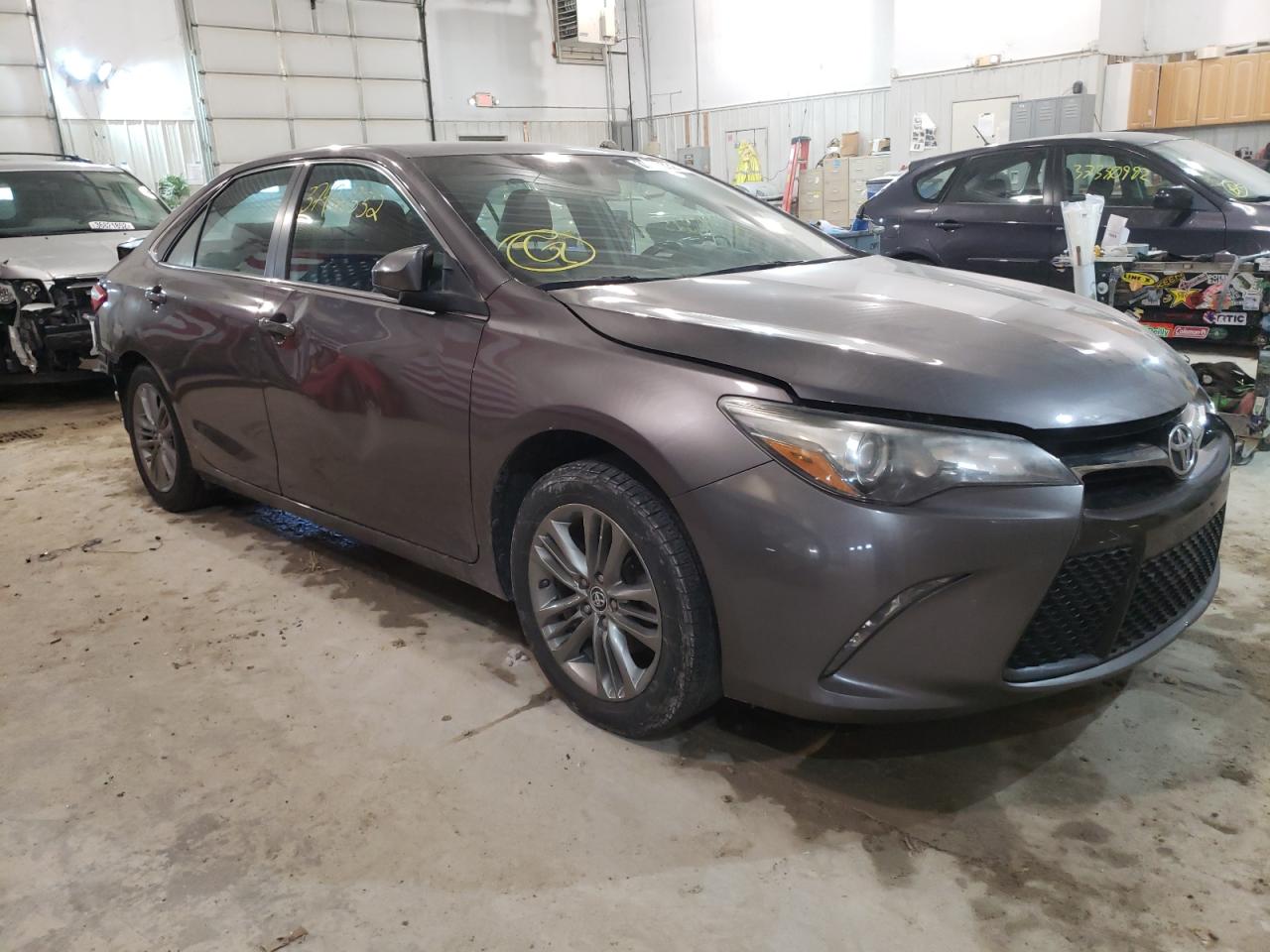 Photo 1 from auction – 2016 TOYOTA CAMRY LE with VIN 4T1BF1FK7GU174068