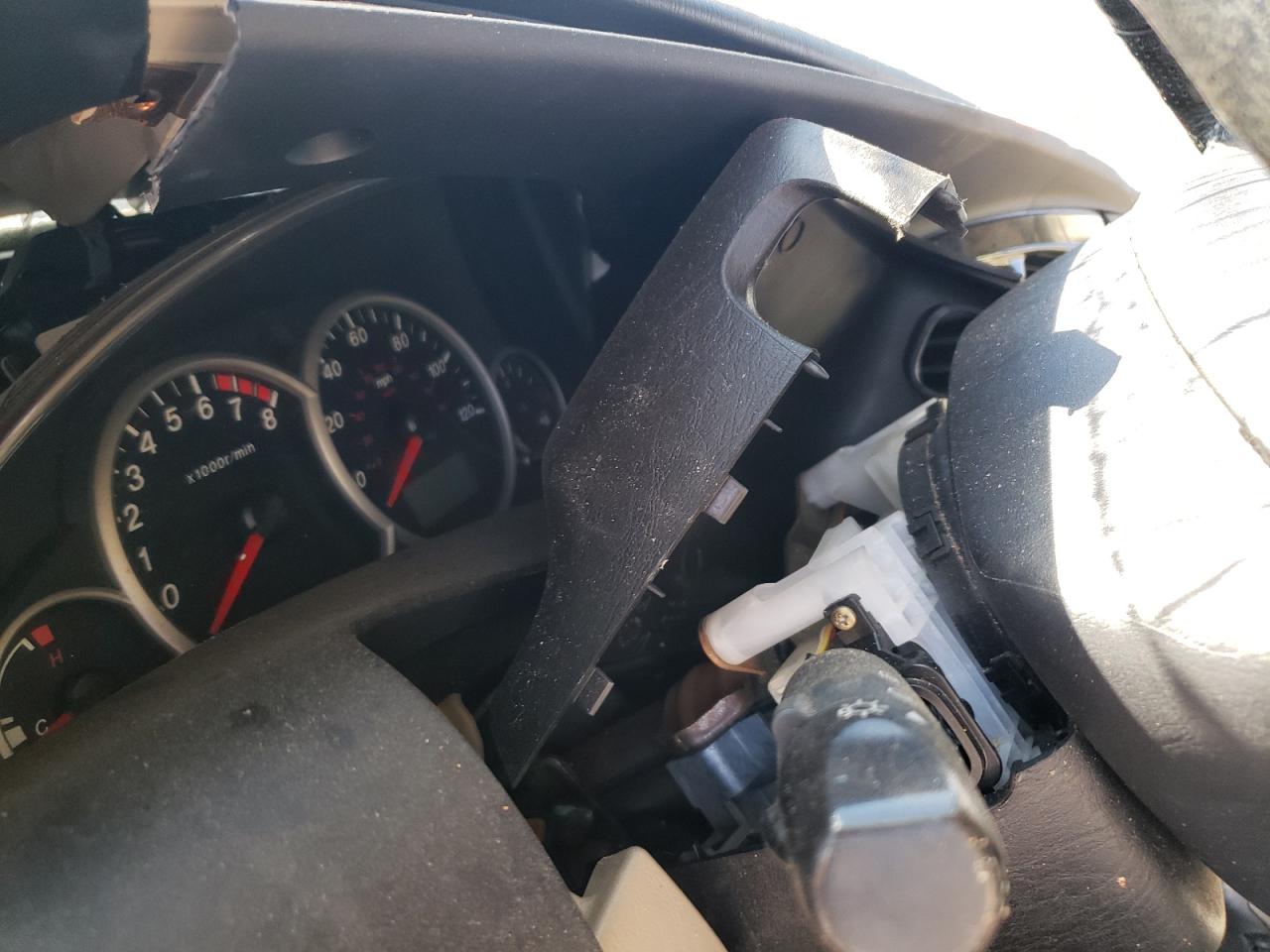 Photo 8 from auction – 2005 MAZDA TRIBUTE S with VIN 4F2CZ06165KM06766