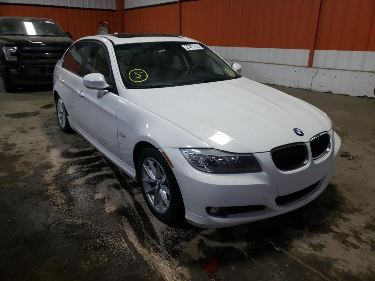 BMW 323 I 2010 with VIN WBAPG7C56AA794702 - Photo from auction