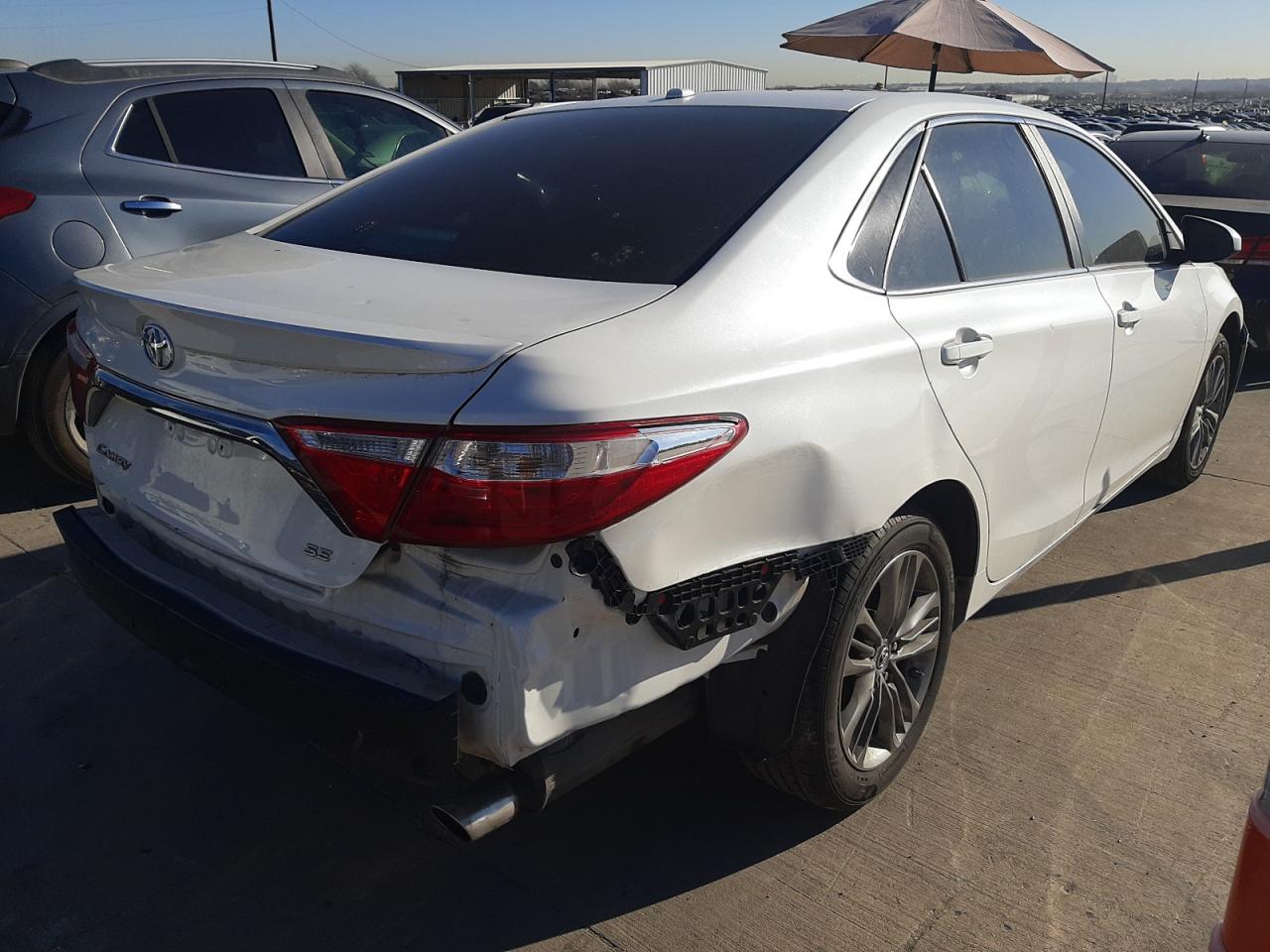Photo 4 from auction – 2017 TOYOTA CAMRY LE with VIN 4T1BF1FKXHU290009