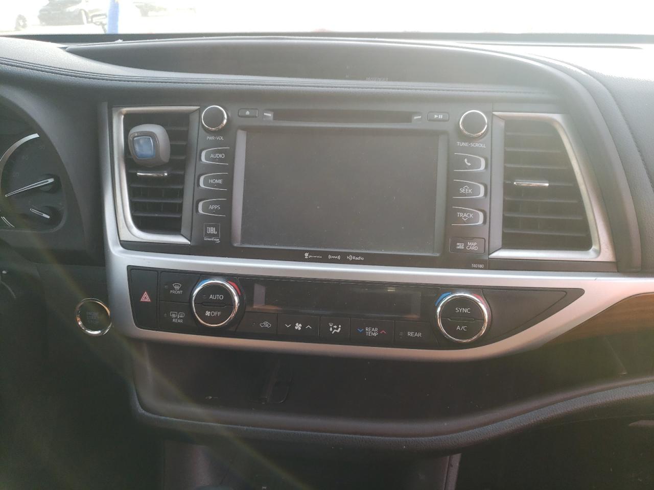 Photo 9 from auction – 2017 TOYOTA HIGHLANDER with VIN 5TDDZRFH6HS418404