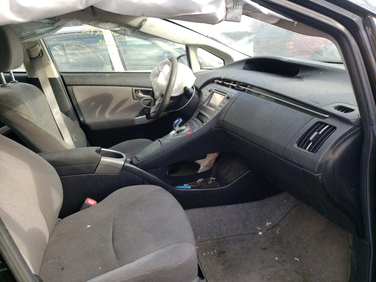 Photo 5 from auction – 2013 TOYOTA PRIUS with VIN JTDKN3DU2D5585228
