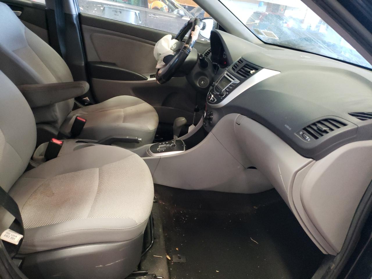 Photo 5 from auction – 2012 HYUNDAI ACCENT GLS with VIN KMHCT4AE7CU222307