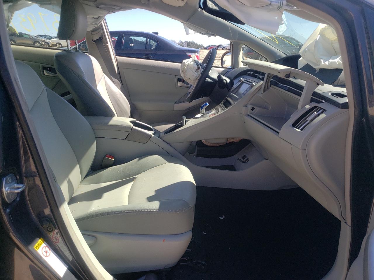 Photo 5 from auction – 2015 TOYOTA PRIUS with VIN JTDKN3DU5F1994334