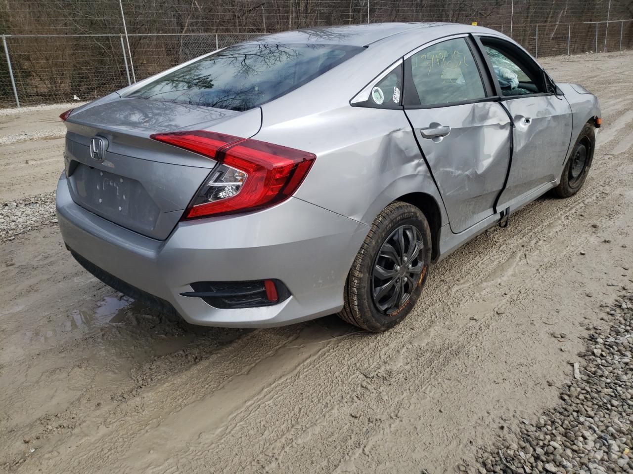 Photo 4 from auction – 2018 HONDA CIVIC LX with VIN 19XFC2F51JE006950