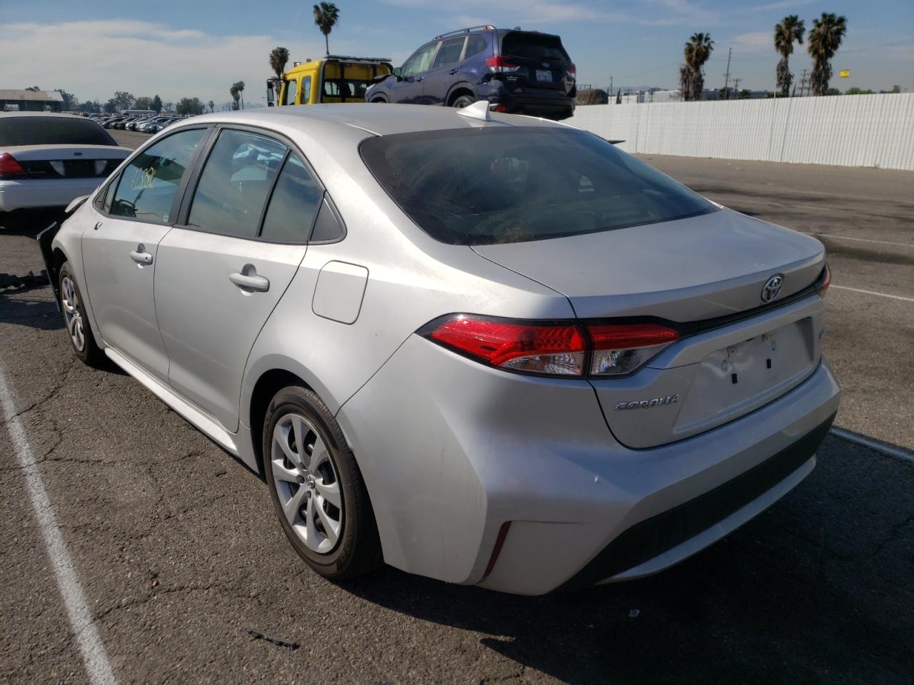 Photo 3 from auction – 2020 TOYOTA COROLLA LE with VIN 5YFEPRAE8LP077645