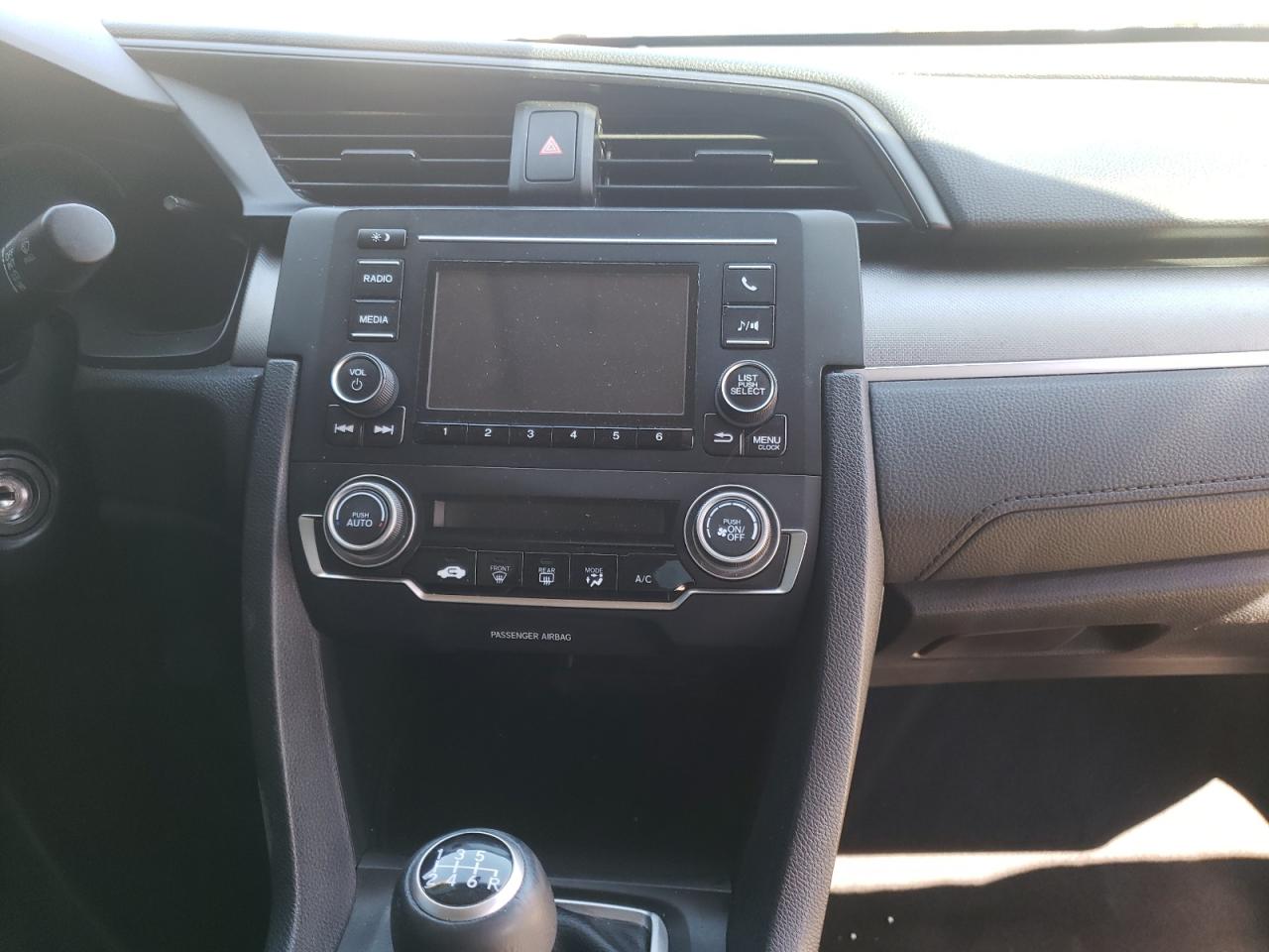 Photo 9 from auction – 2017 HONDA CIVIC LX with VIN 19XFC2E51HE078291