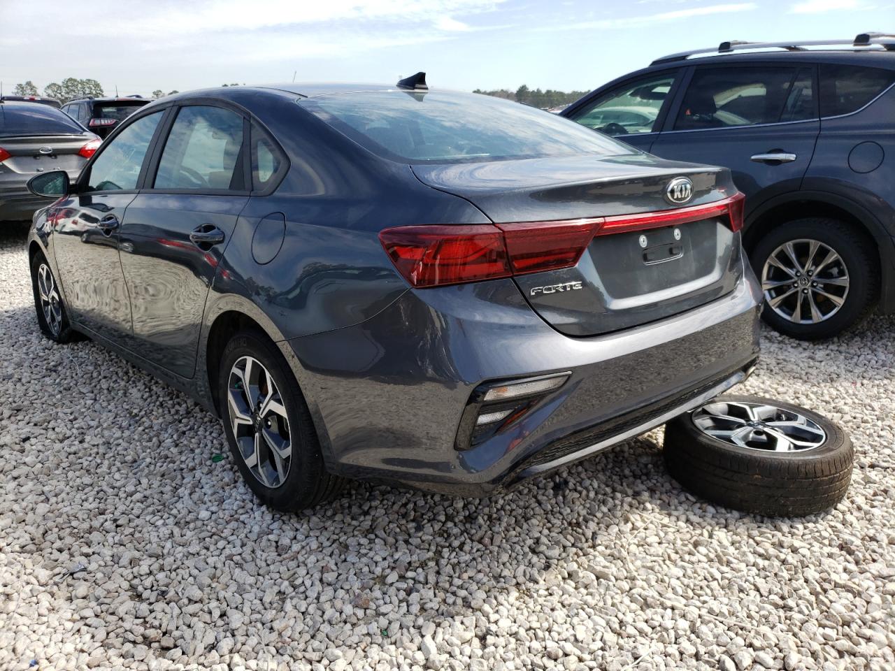 Photo 3 from auction – 2021 KIA FORTE FE with VIN 3KPF24AD0ME347886