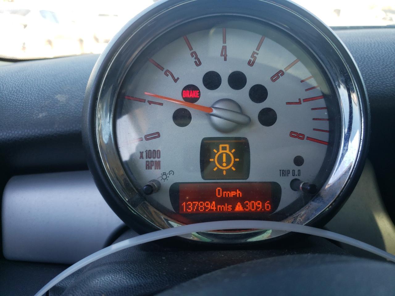 Photo 8 from auction – 2011 MINI COOPER CLU with VIN WMWZF3C57BTX81922