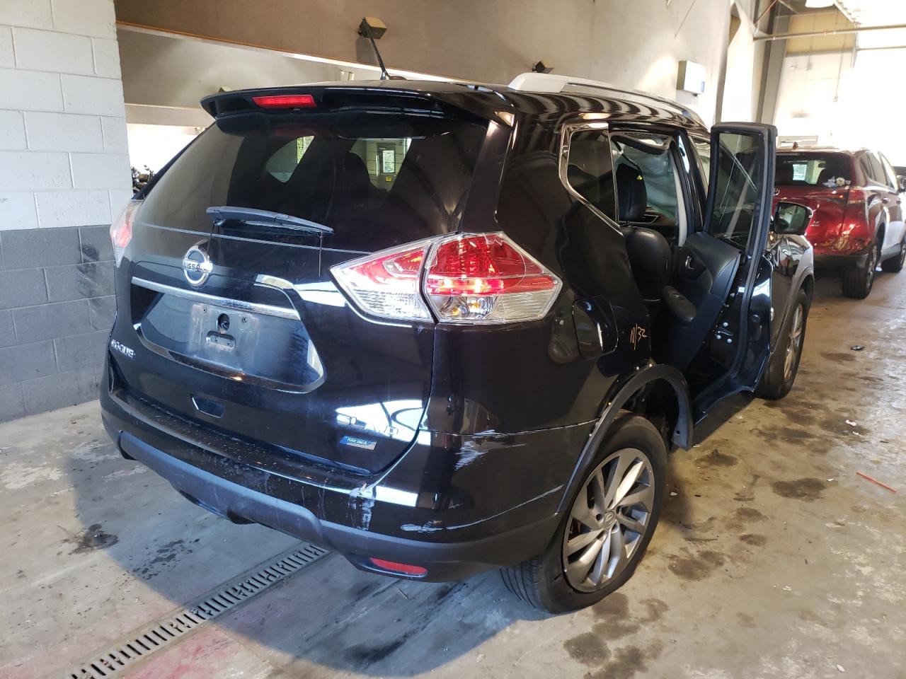 Photo 4 from auction – 2014 NISSAN ROGUE S with VIN 5N1AT2MV8EC811494
