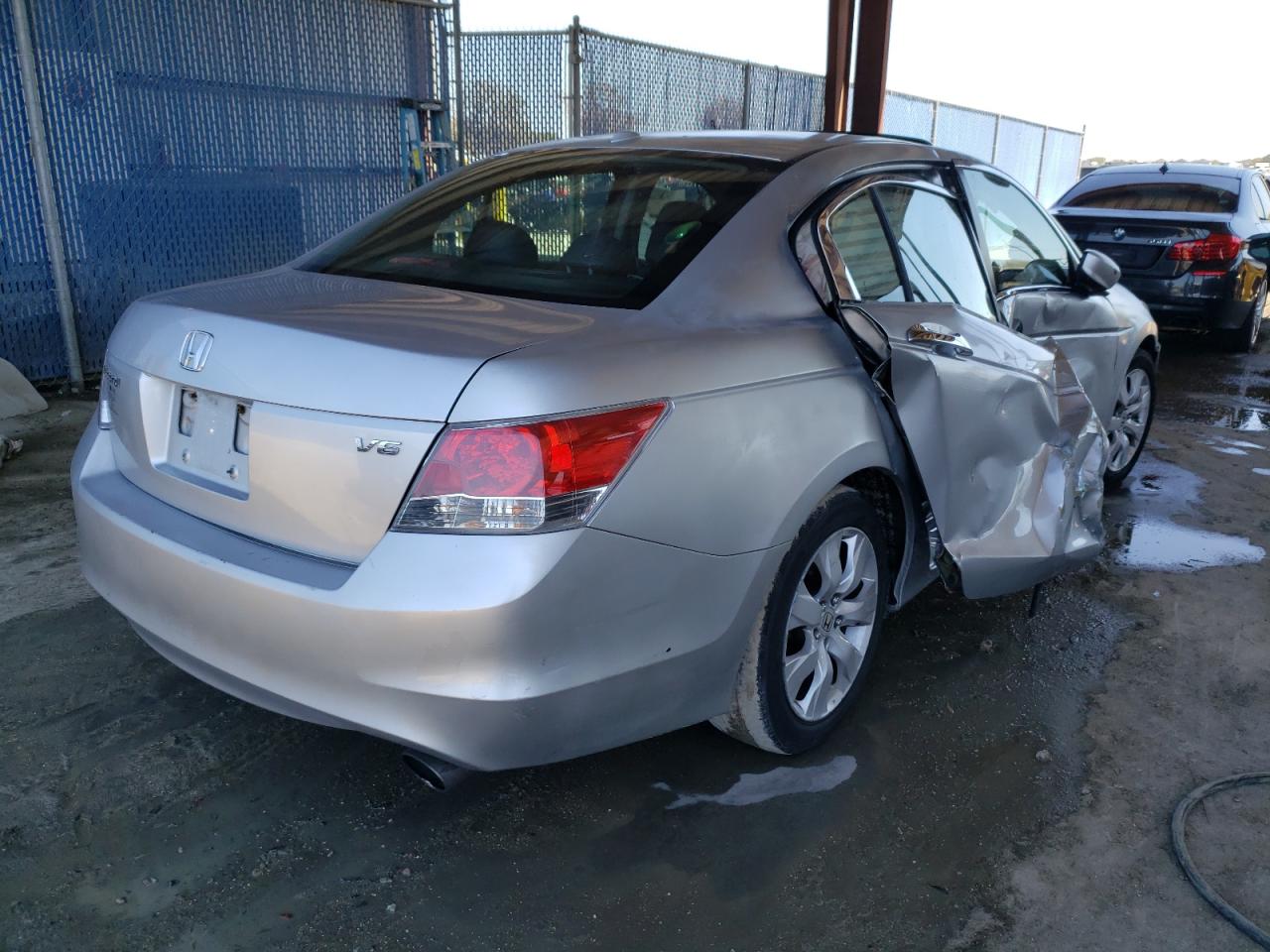 Photo 4 from auction – 2010 HONDA ACCORD with VIN 1HGCP3F83AA028489