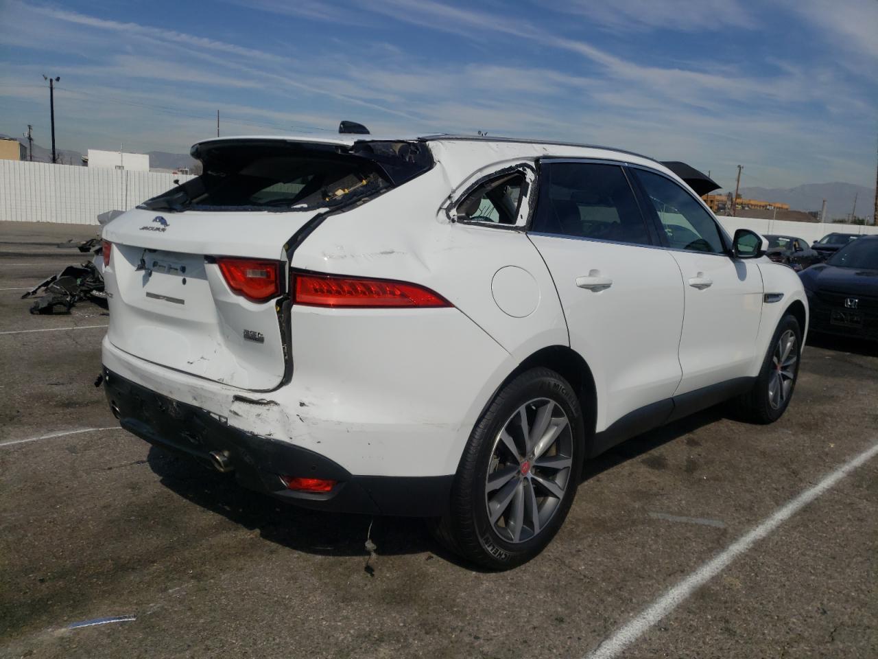 Photo 4 from auction – 2018 JAGUAR F-PACE PRE with VIN SADCK2FX2JA256258