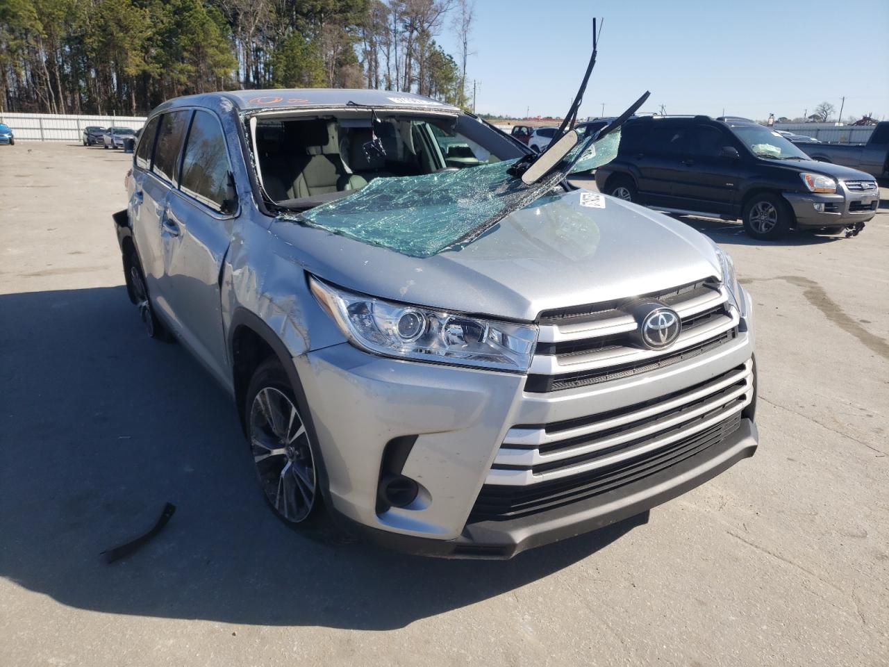 Photo 1 from auction – 2019 TOYOTA HIGHLANDER with VIN 5TDBZRFH8KS735020