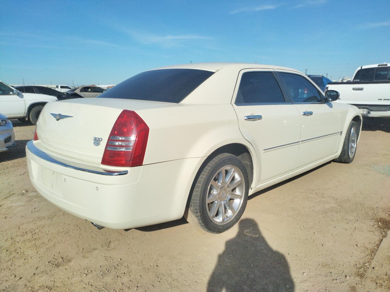 Photo 4 from auction – 2005 CHRYSLER 300C with VIN 2C3AA63H45H575537