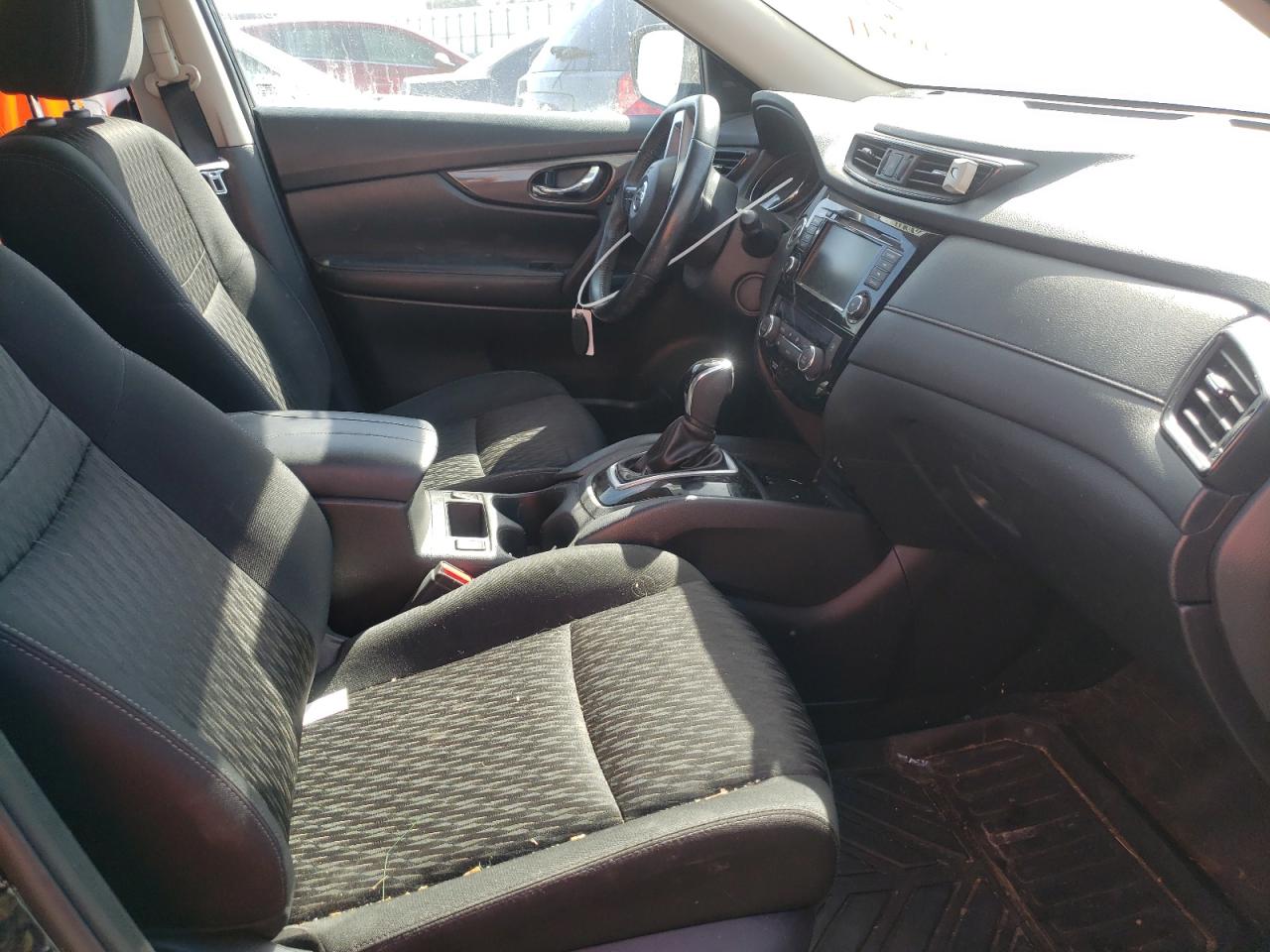 Photo 5 from auction – 2018 NISSAN ROGUE S with VIN KNMAT2MVXJP580041