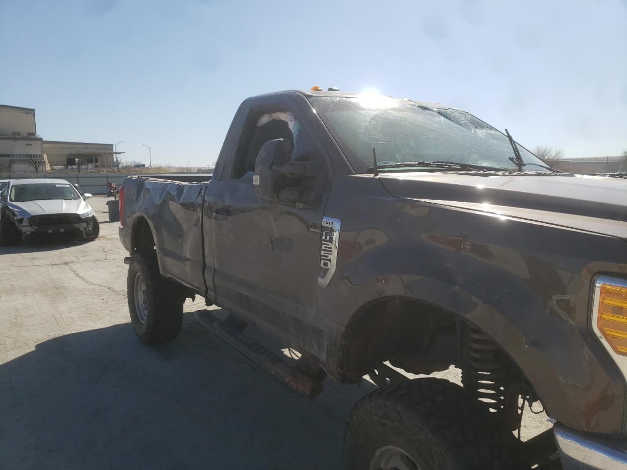 Photo 9 from auction – 2017 FORD F250 SUPER with VIN 1FTBF2B60HEC88735