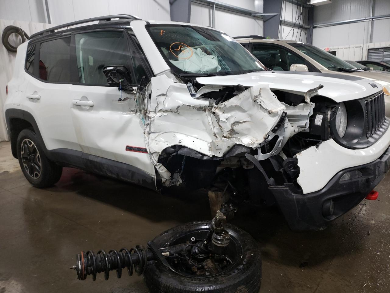 Photo 9 from auction – 2017 JEEP RENEGADE T with VIN ZACCJBCB8HPE72486