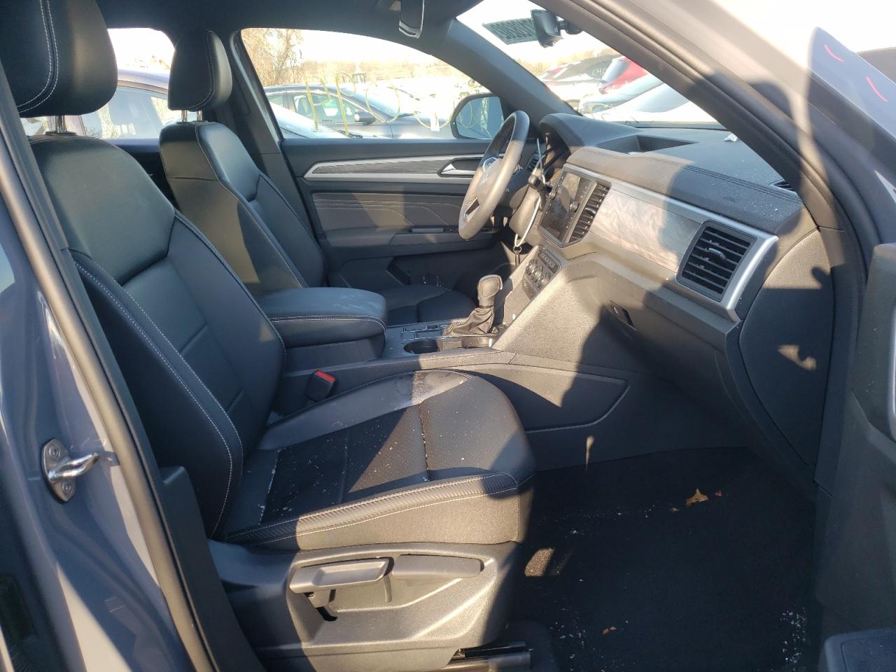 Photo 5 from auction – 2021 VOLKSWAGEN ATLAS CROS with VIN 1V2WE2CA0MC239207